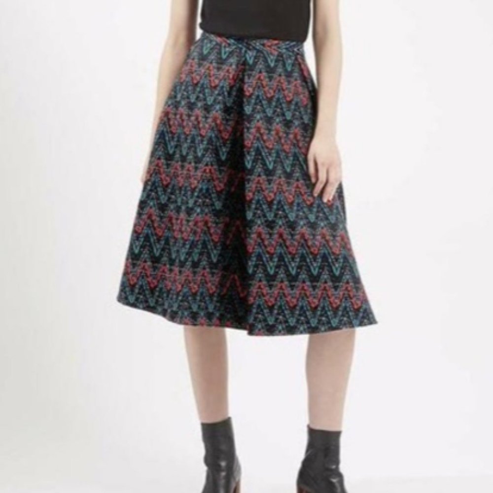 TOPSHOP Zig-zag red and blue Pleated midi skirt Size 6